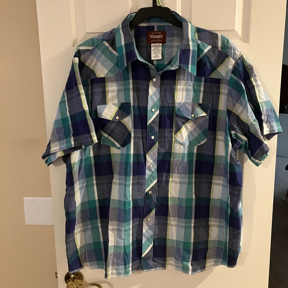 Wrangler Men's Multicolor Plaid Button Down Shirt